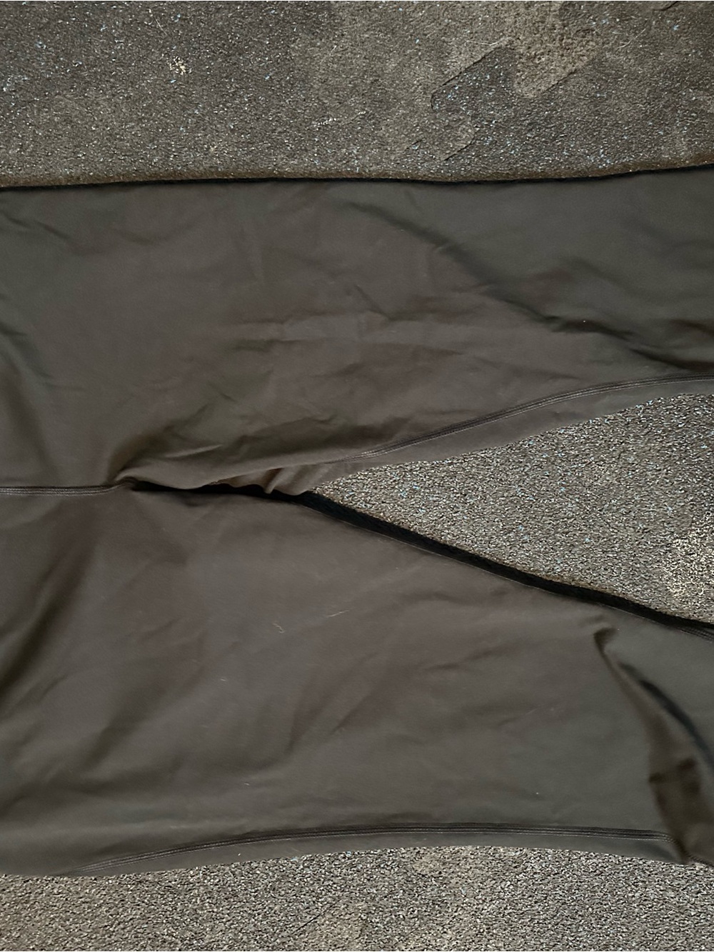Women’s DSG brand Capri length yoga pants. Very comfortable and stretchy.